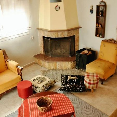Tasoulashome 1-Μονοκατοικια Με Αυλη Komotini Exteriör bild