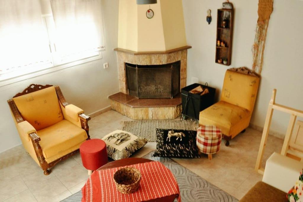 Tasoulashome 1-Μονοκατοικια Με Αυλη Komotini Exteriör bild
