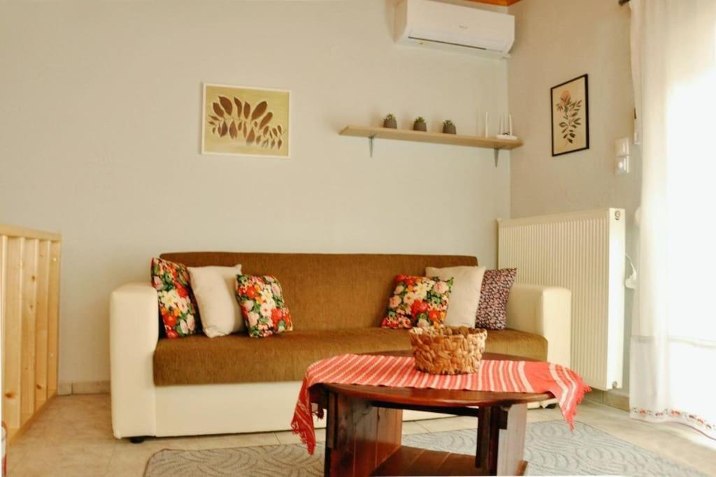 Tasoulashome 1-Μονοκατοικια Με Αυλη Komotini Exteriör bild